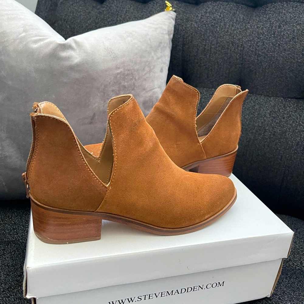 Steve Madden Booties Chestnut Suede